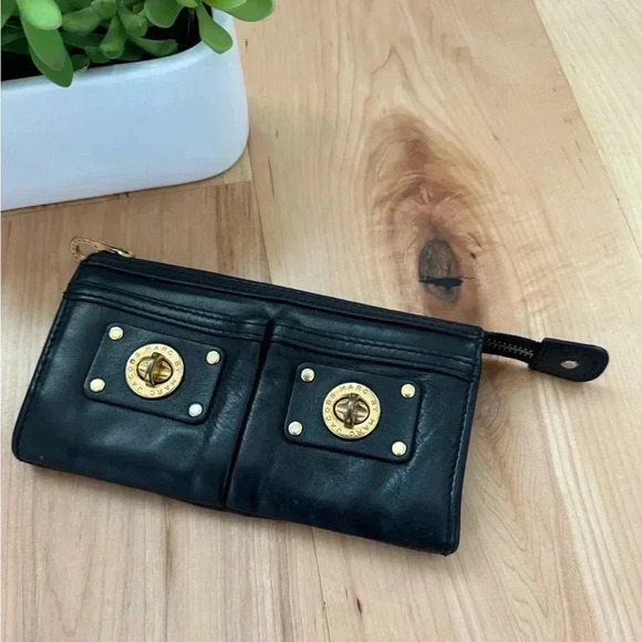 MARC by Marc Jacobs Black Leather Wallet with Gold-Colored Metallic Details - Picture 8 of 9